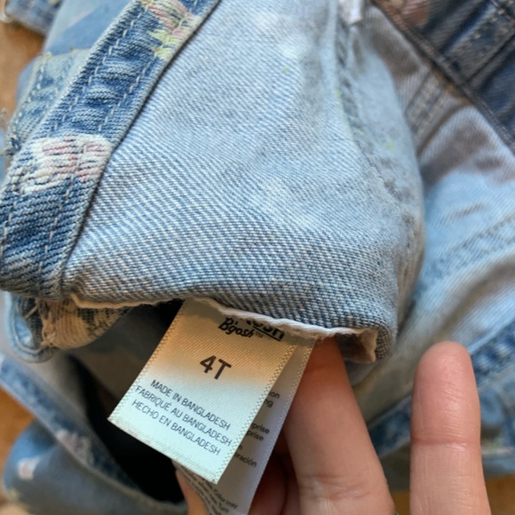 Girls 4T bundle - Picture 6 of 6